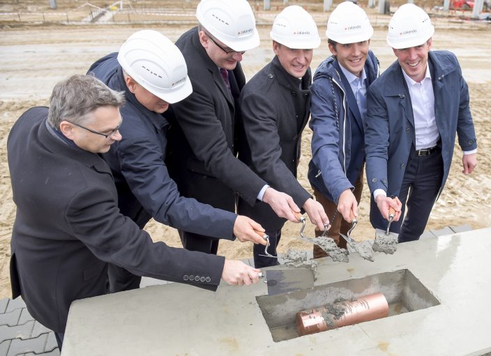 ...und wurden letztlich ins Fundament eingemauert.